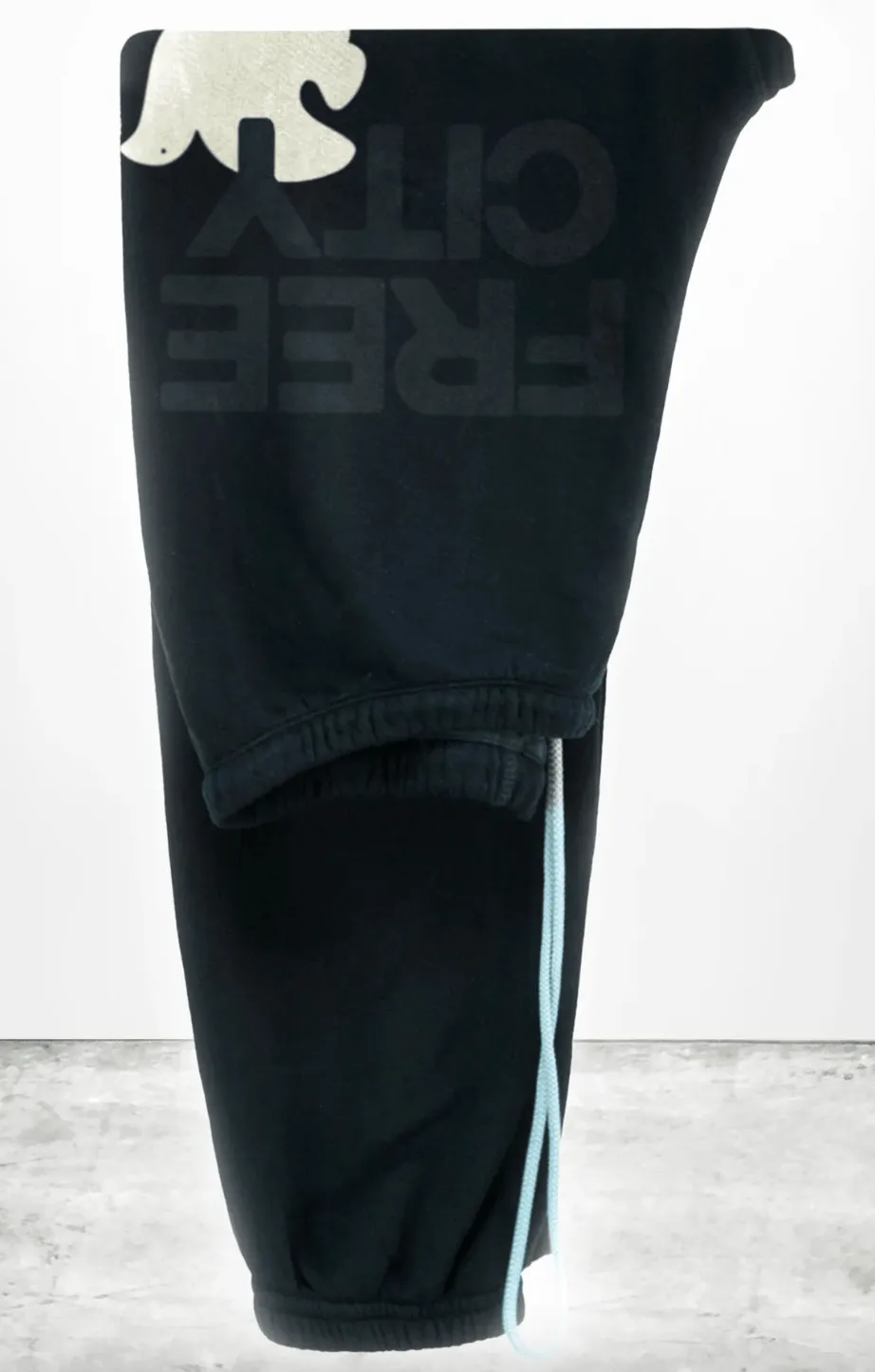 freecity Superfluff Lux OG Sweatpant - Deepspace/Cream