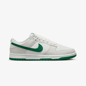 Nike | DUNK LOW RETRO  { SUMMIT WHITE/MALACHITE-PLATINUM TINT