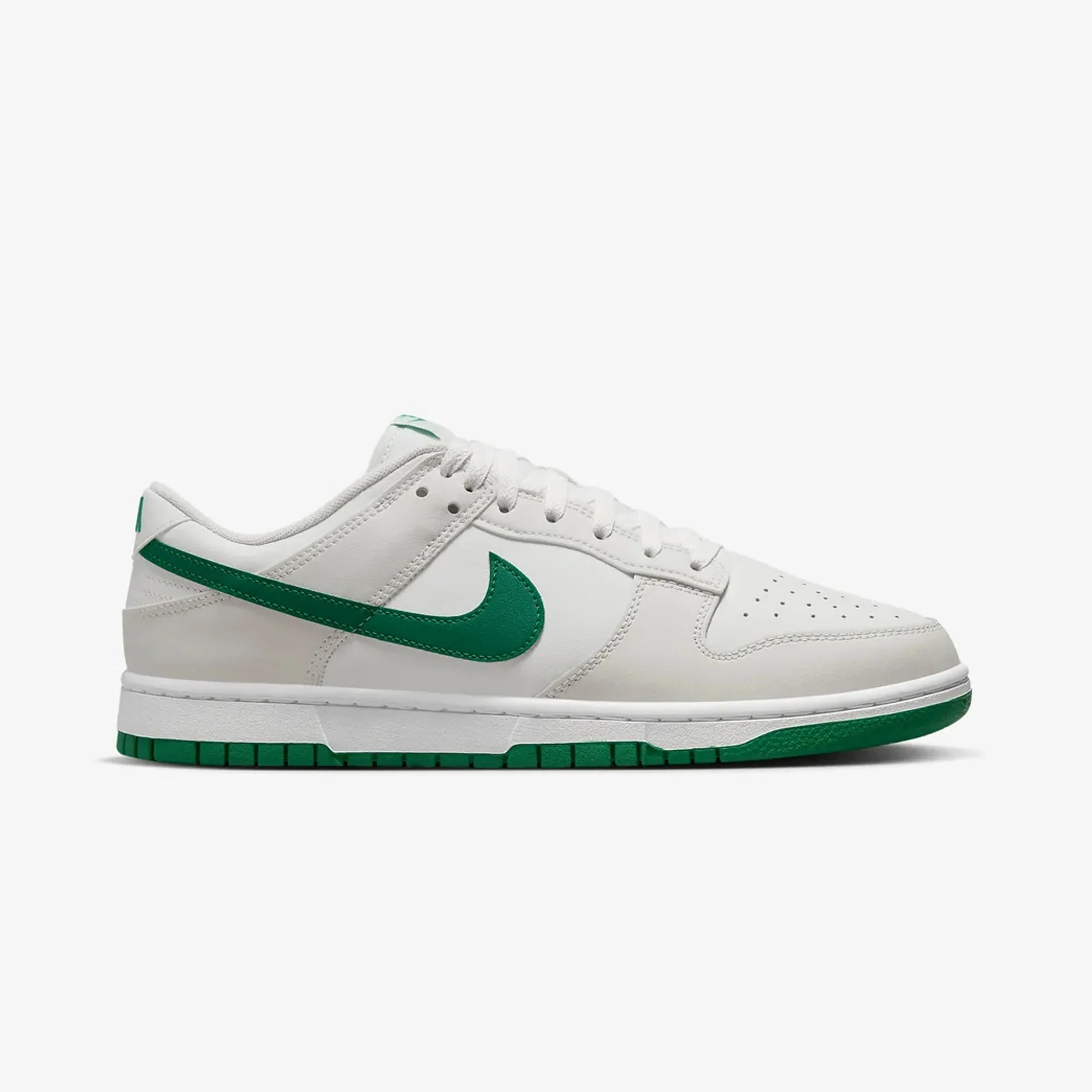 Nike | DUNK LOW RETRO  { SUMMIT WHITE/MALACHITE-PLATINUM TINT