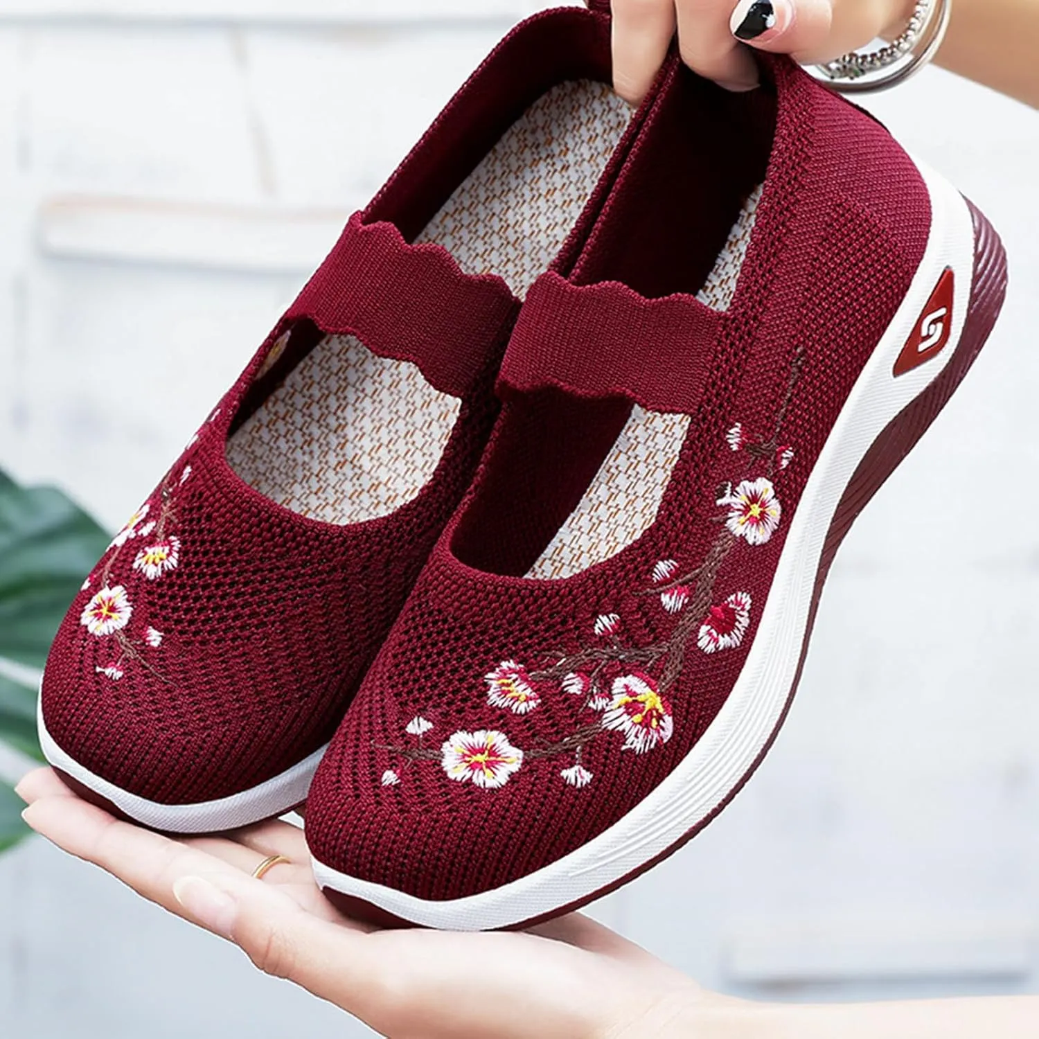 Orthopedic Shoes for Women Flower Embroidered Slip On Casual Woven Flat Loafers Breathable Soft Shoe Diabetic Walking Sneakers Comfortable Non Slip Work Sneaker with Arch Support