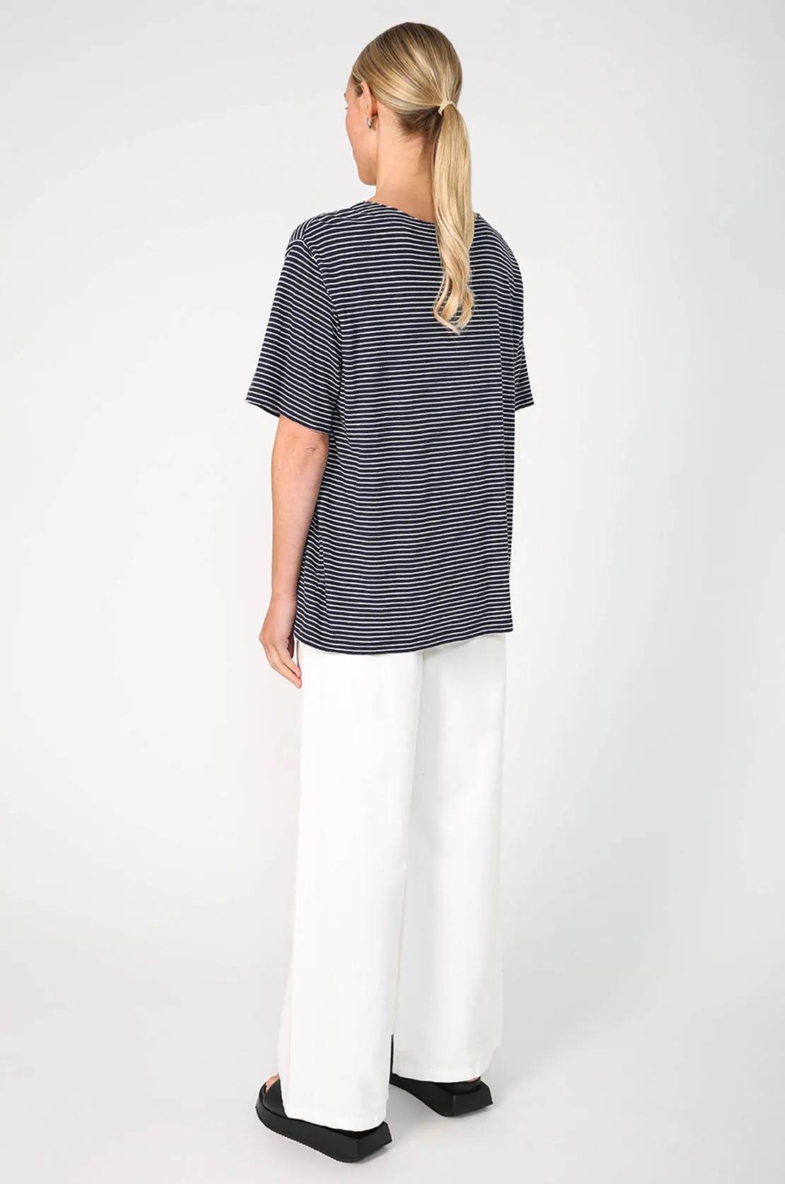 skill tee / navy|white stripe