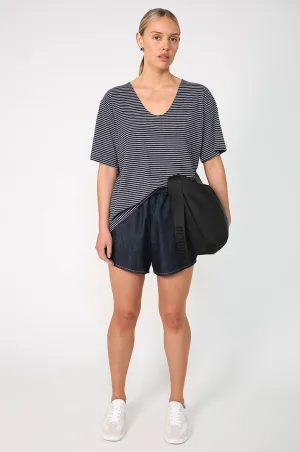 skill tee / navy|white stripe