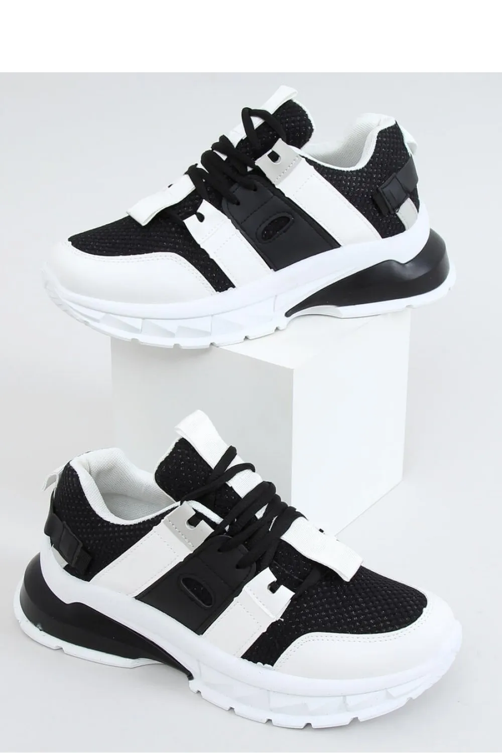 Sport Shoes model 168003 Inello